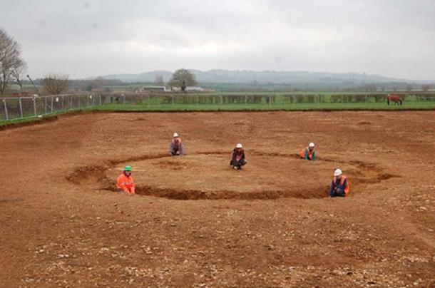 JW_SIGP_LABELS_08 Excavations-at-Mansell-Farm.jpg
