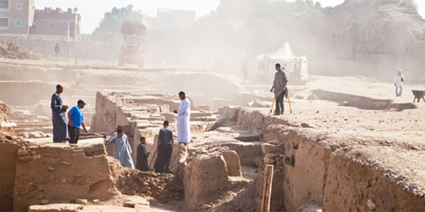 Российские археологи нашли в Египте &quot;белые стены&quot; Мемфиса