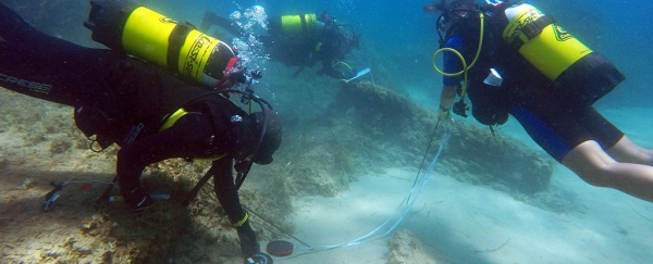 Археологи обнаружили в Тунисе затонувший во время цунами древний город