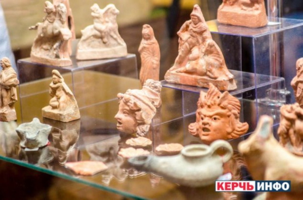 В Керчи показали археологические находки 2016 года