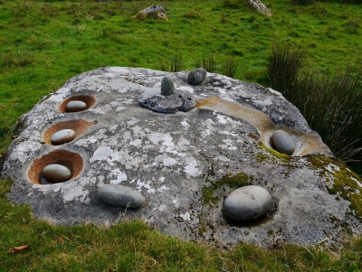 Валун Feaghn (Bullaun Stone)