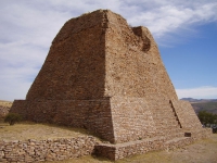 Пирамида Ла Кемада (LA QUEMADA)