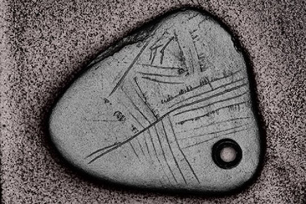 В Великобритании нашли древнейший мезолитический кулон