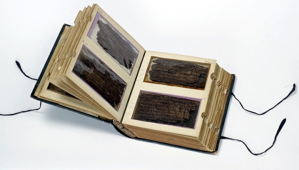 Манускрипт из Бахшали в Бодлианской библиотеке Оксфорда. / Фото: Bodleian Libraries, University of Oxford