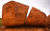 Камни Карлу-Карлу (Karlu Karlu - warumungu stones)