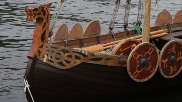 В Норвегии нашли кладбище викингов и погребальный корабль