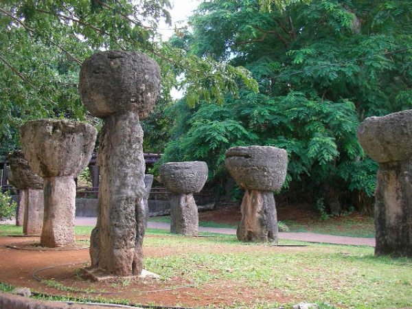 Камни латте (Latte stone)