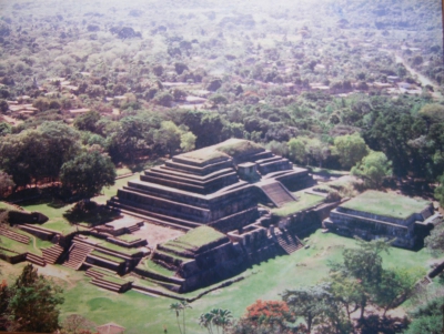 Древний город Тасумал (ruinas arqueológicas de El Tazumal)