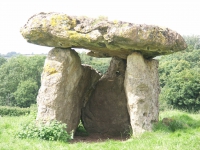 Дольмен Lythans (St Lythans burial chamber)