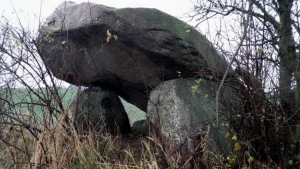 Дольмен Kædeby (Kjædeby Megalitgrav)