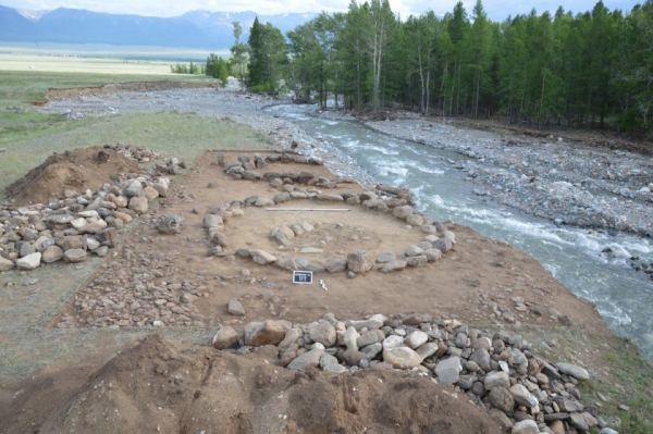 Необычное захоронение, найденное в Сибири, поставило археологов в тупик