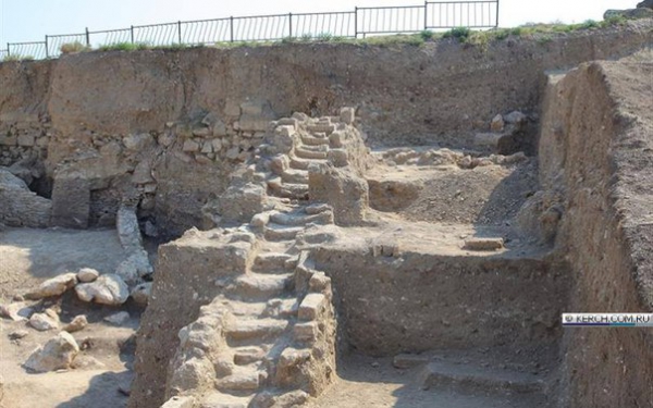 В Керчи раскопали древнейшее здание во всей России