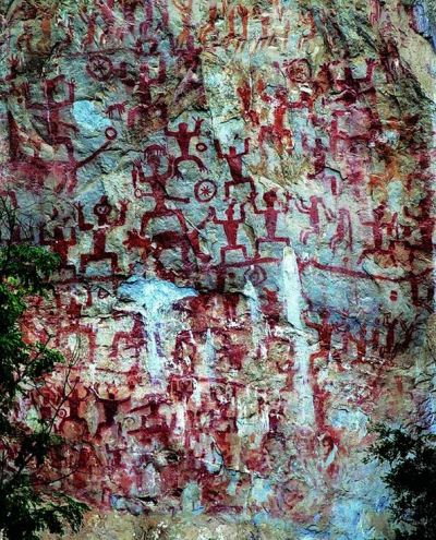 Петроглифы Хуашань (Zuojiang Huashan Rock Art)