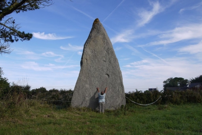 Менгир Menoignon (Le menhir de Menoignon)