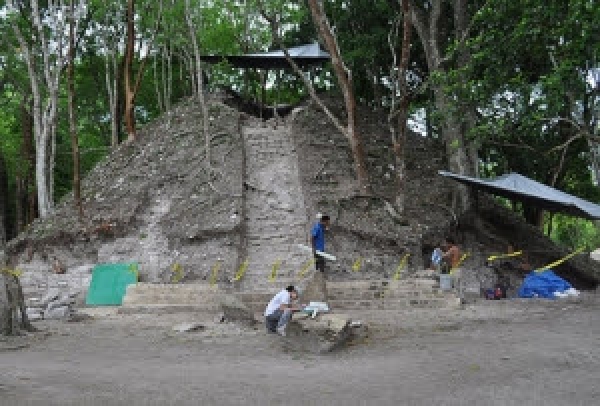Научный мир похвастался находкой склепа древних майя в Центральной Америке
