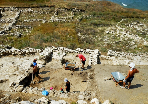 Археологи нашли античные сакральные объекты в Крыму