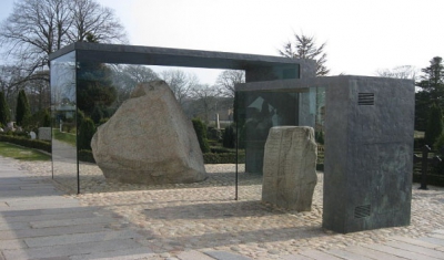 Рунные камни в Еллинге (Runensteine von Jelling)
