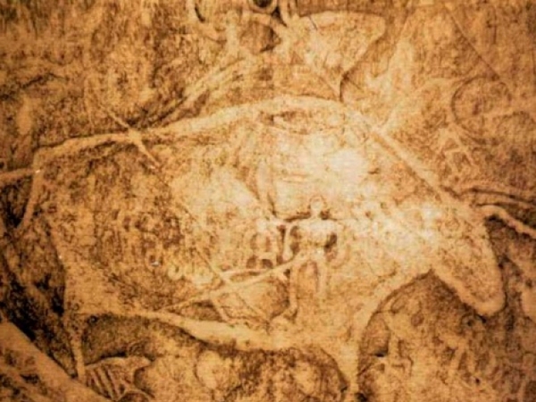 Археологи в Хакасии нашли необычные наскальные рисунки