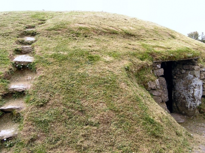 Курганы Фуркнок (Fourknocks Passage Tomb)