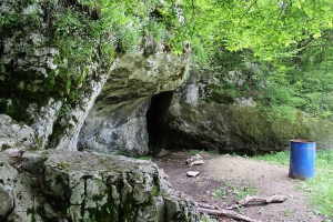 Подземный жертвенник, или Загадки пещеры Тысячеголовой
