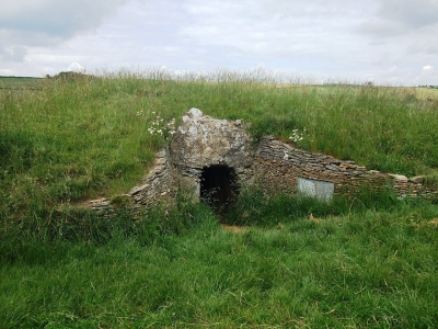 Стоуни Литлтон (Bath Tumulus, Wellow Tumulus)