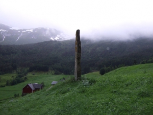Менгир Фьюрде (Knausåkeren)