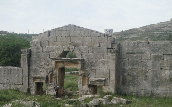 Храм Husn Suleiman