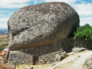 Камни Монсанто (Casas e Pedras Monsanto)